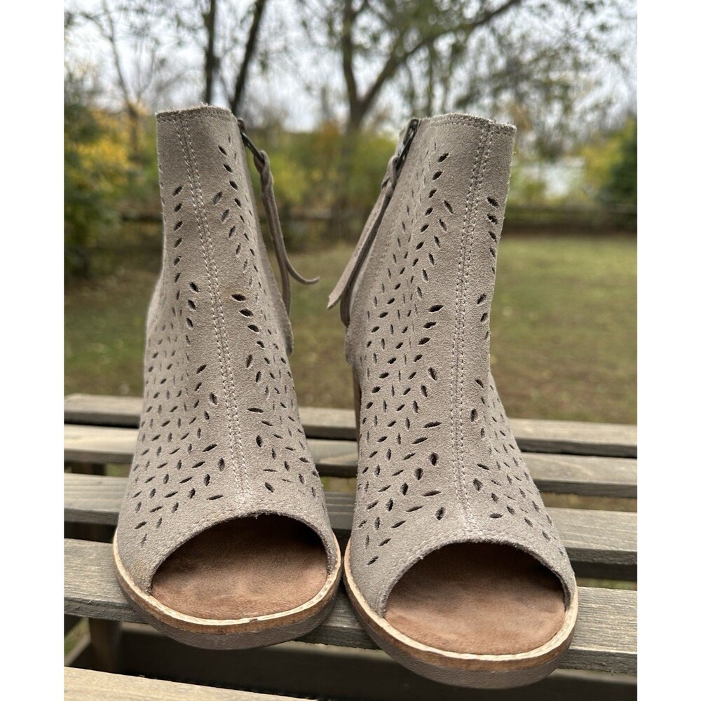 Toms Women's Size 5.5 Majorca Peep Toe Taupe Suede Perforated Ankle Boots